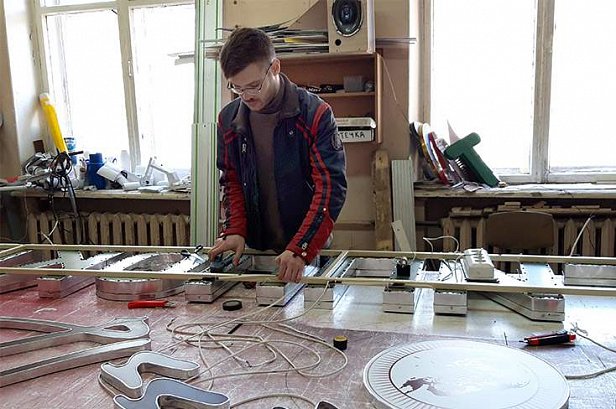 Вывеска для компании "Гиппократ" - реализованные проекты рекламного агентства "Отличная Идея"