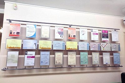 Стенд информационный с использованием джокерной трубы