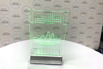 Настольный календарь-светильник - индивидуальная гравировка логотипа или изображения.